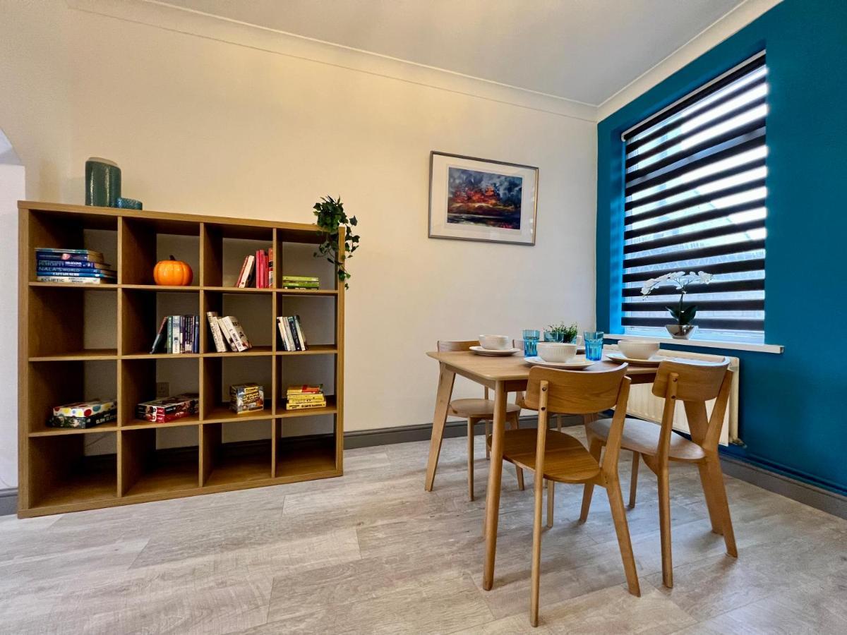 Bramhall House - Great For Contractors Or Family Holidays คลีทอร์ปส์ ภายนอก รูปภาพ