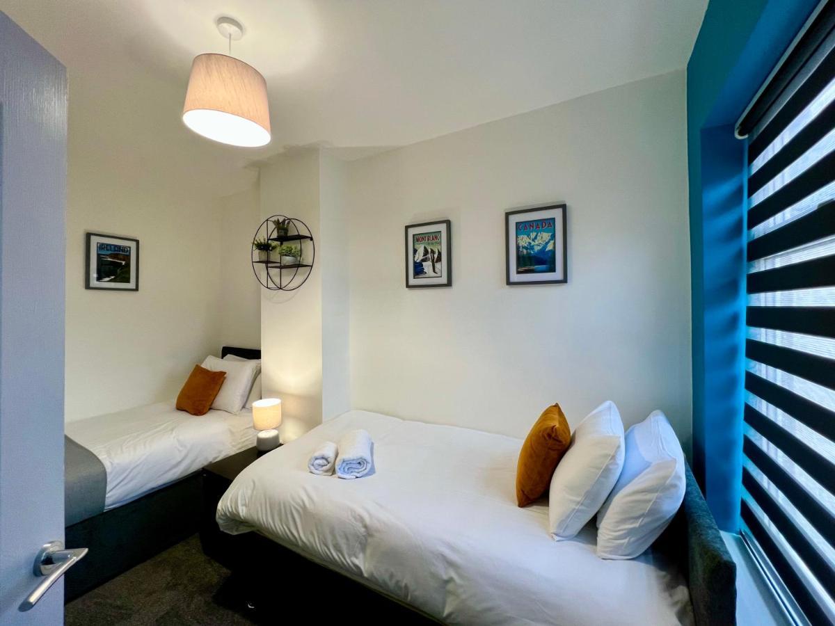 Bramhall House - Great For Contractors Or Family Holidays คลีทอร์ปส์ ภายนอก รูปภาพ